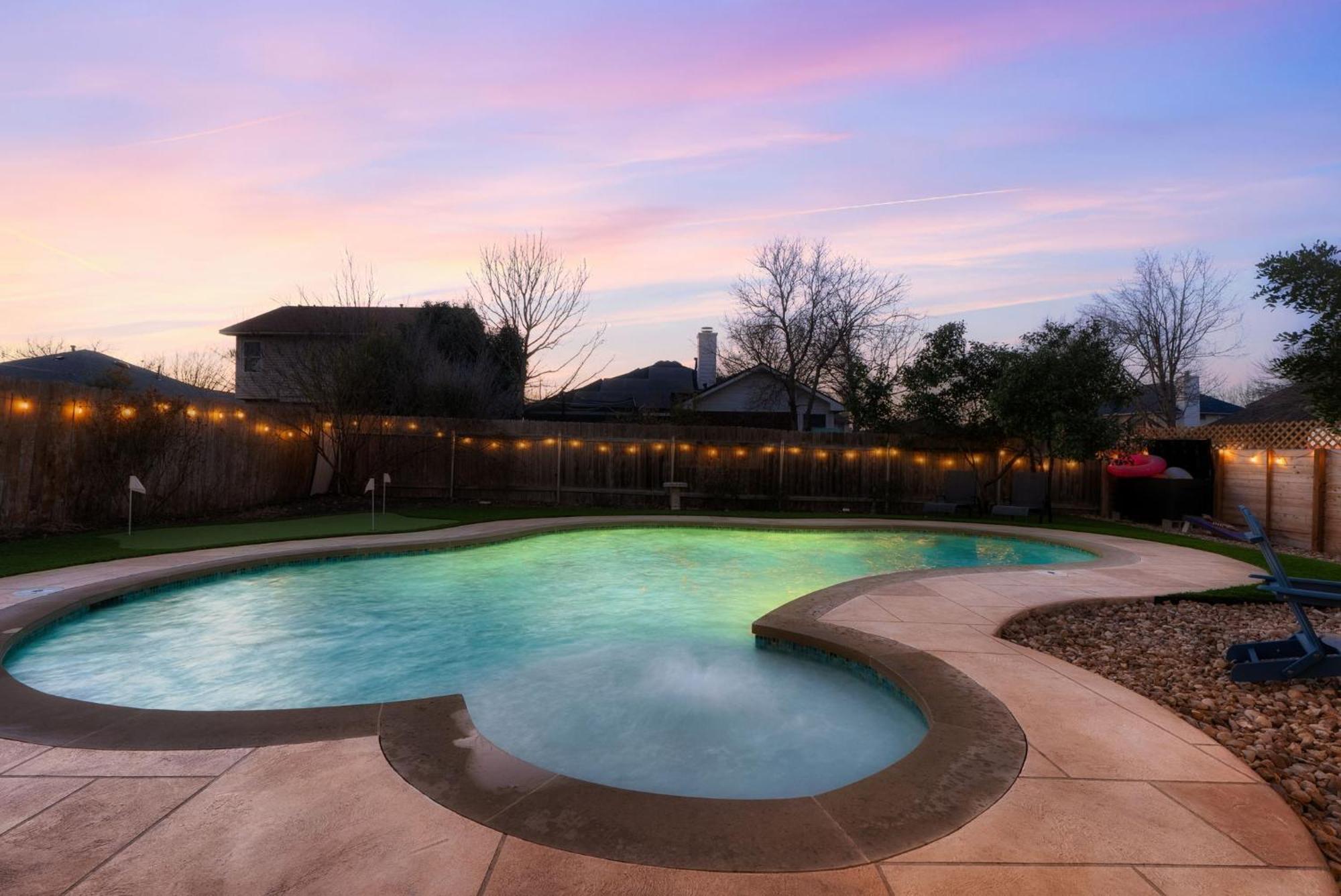 Pool Hottub Firepit Bbq Billiard Ps4 Golf Pflugerville Exterior foto